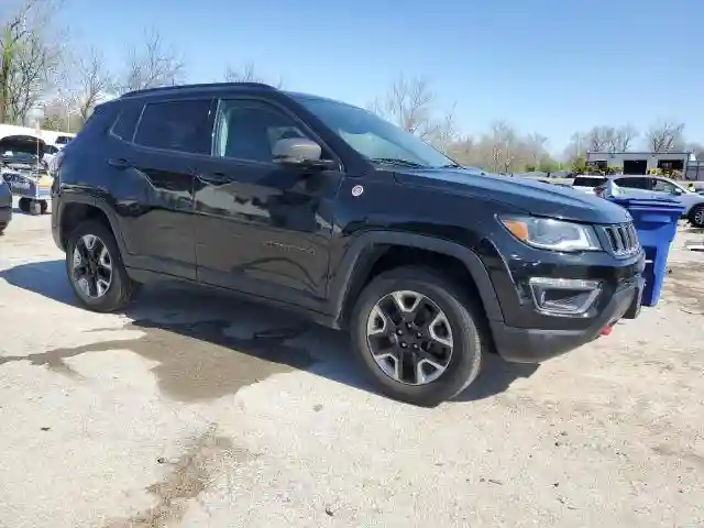 3C4NJDDB9JT270161 2018 JEEP COMPASS-3