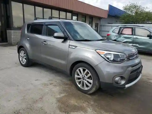 KNDJP3A5XJ7611237 2018 KIA SOUL-3