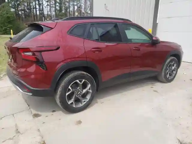 KL77LHEP0SC070994 2025 CHEVROLET TRAX-2