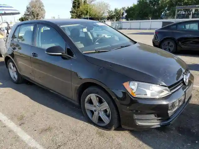 3VW217AU8HM071629 2017 VOLKSWAGEN GOLF-3