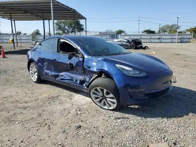 5YJ3E1EA7JF053013 2018 TESLA MODEL 3-3