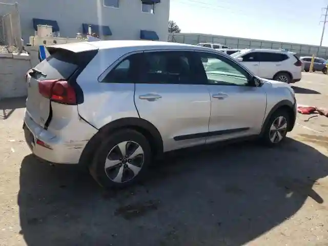 KNDCB3LC7J5147466 2018 KIA NIRO-2