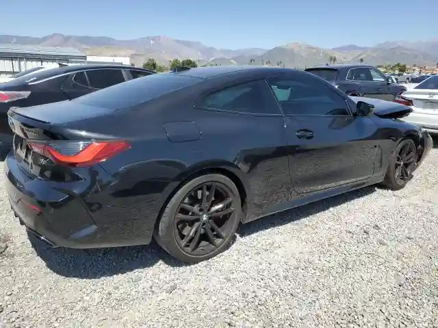 WBA83AP02RCN76056 2024 BMW M4-2