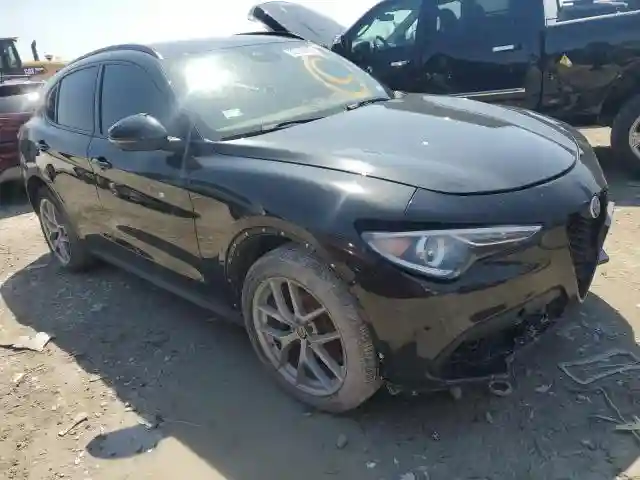 ZASFAKNNXJ7B84760 2018 ALFA ROMEO STELVIO-3