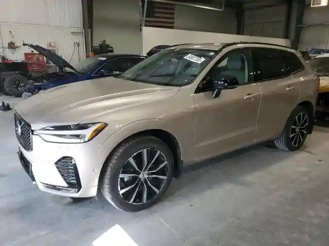 YV4M12RC2S1029162 2025 VOLVO XC60 PLUS-0