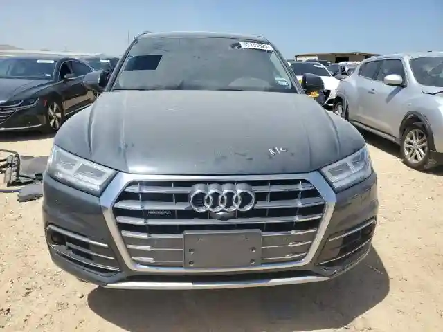 WA1CNAFY6J2146100 2018 AUDI Q5-4