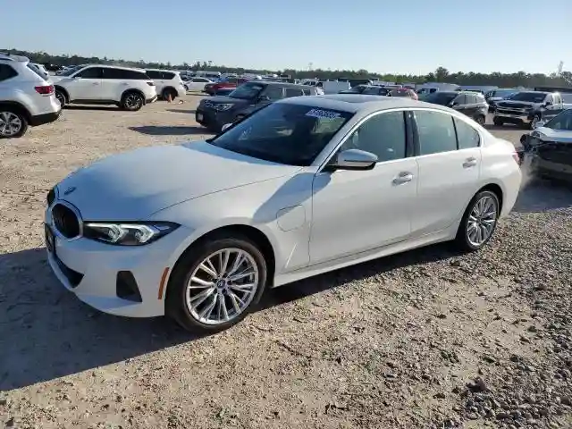 3MW39FF09R8D93607 2024 BMW 3 SERIES-0