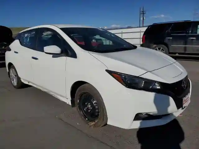 1N4AZ1BV1SC562084 2025 NISSAN LEAF-3