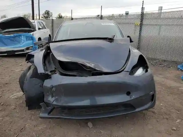 7SAYGDEE9PF685530 2023 TESLA MODEL Y-4
