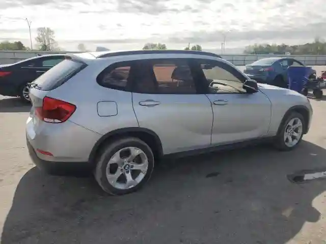 WBAVM1C59FV498330 2015 BMW X1-2