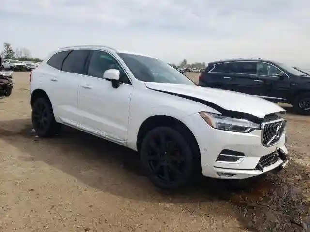 YV4102RL3J1028428 2018 VOLVO XC60-3