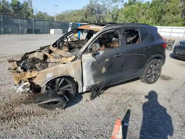 YV4162UM8L2184542 2020 VOLVO XC40-0