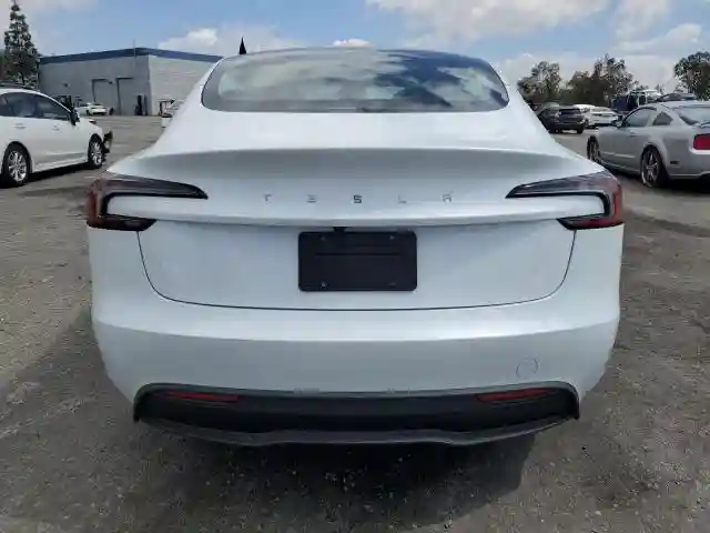 5YJ3E1EA1SF931987 2025 TESLA MODEL 3-5