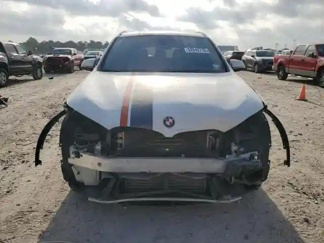 WBXHU7C36J5H40278 2018 BMW X1-4