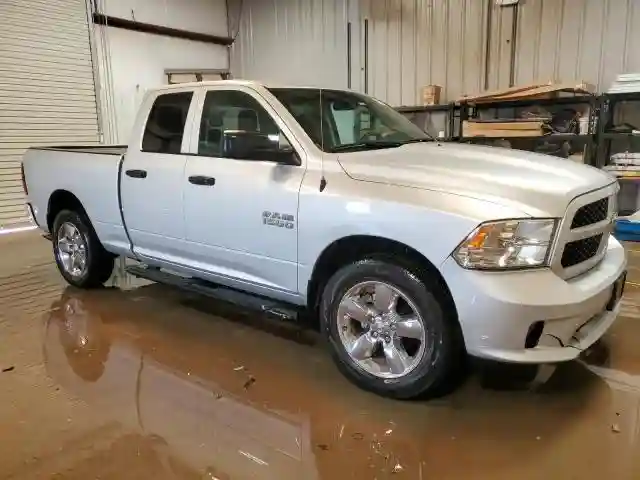 1C6RR6FG7JS324774 2018 RAM 1500-3