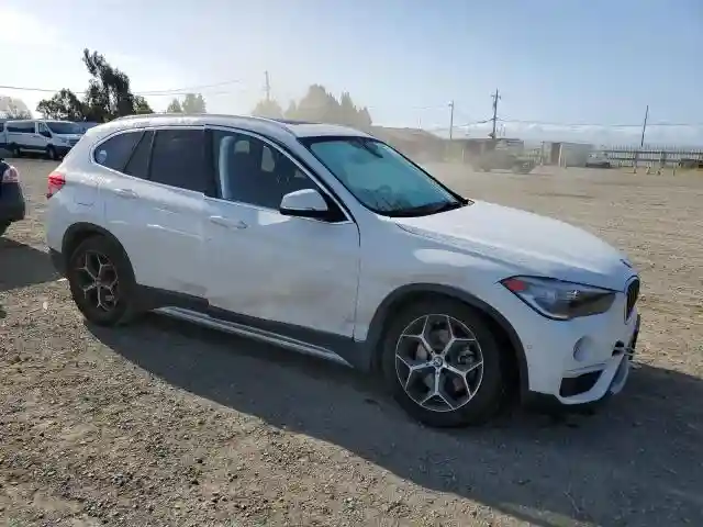 WBXHT3C33J5L29185 2018 BMW X1-3