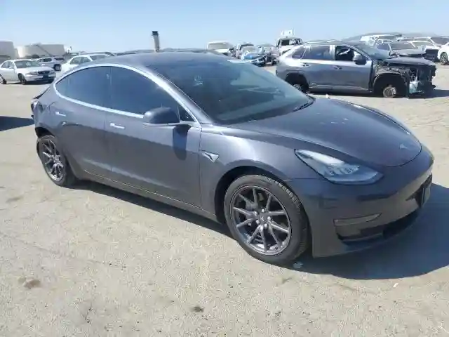 5YJ3E1EB8JF130500 2018 TESLA MODEL 3-3