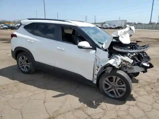 KNDEUCAA9M7149295 2021 KIA SELTOS-3