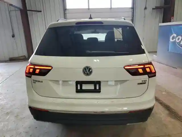 3VV2B7AX8JM097598 2018 VOLKSWAGEN TIGUAN-5