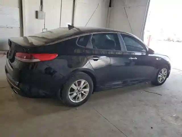 5XXGT4L39JG236133 2018 KIA OPTIMA-2