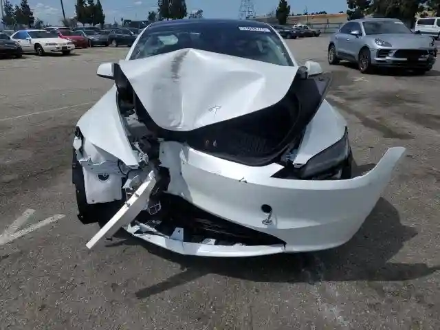 5YJ3E1EA1SF931987 2025 TESLA MODEL 3-4