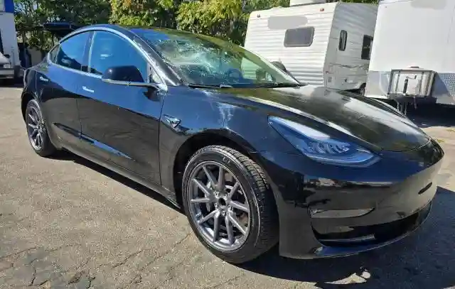 5YJ3E1EA0JF173302 2018 TESLA MODEL 3-0