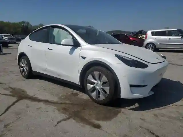 7SAYGDEE0RA258110 2024 TESLA MODEL Y-3
