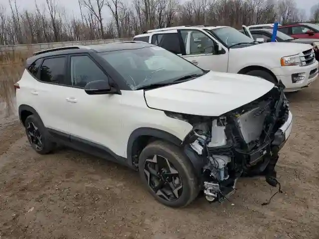 KNDEUCAA9S7714741 2025 KIA SELTOS-3