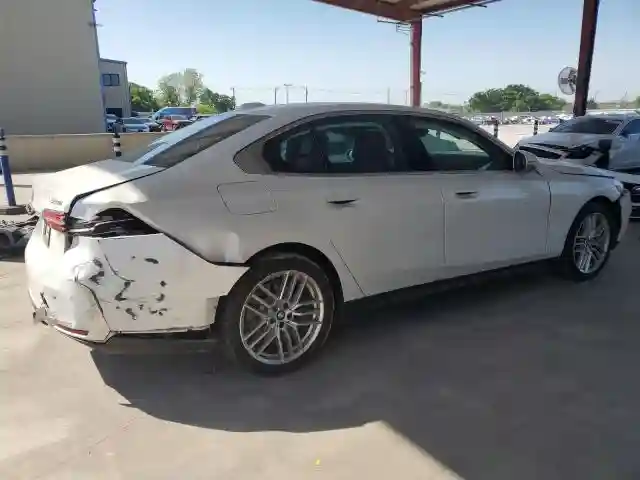 WBA53FJ0XRCS45573 2024 BMW 5 SERIES-2