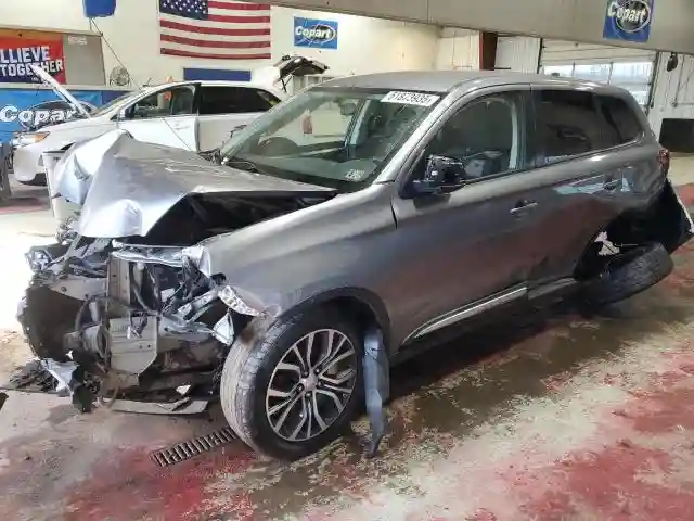 JA4AZ3A35JZ071416 2018 MITSUBISHI OUTLANDER-0