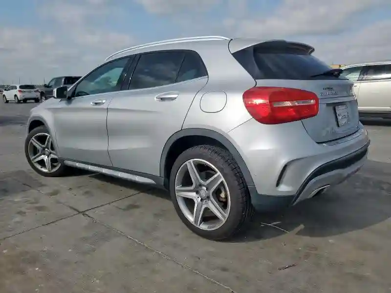 WDCTG4EB4FJ139975 2015 MERCEDES-BENZ GLA-CLASS-1