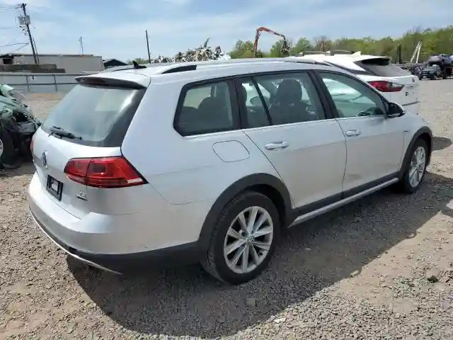 3VWH17AU9HM519063 2017 VOLKSWAGEN GOLF-2