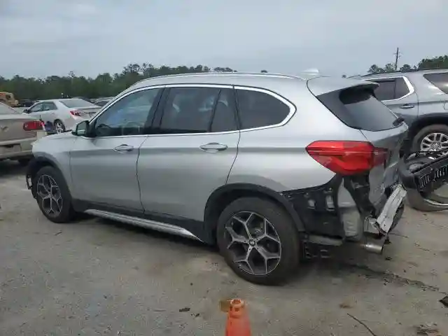WBXHU7C32J3H44095 2018 BMW X1-1
