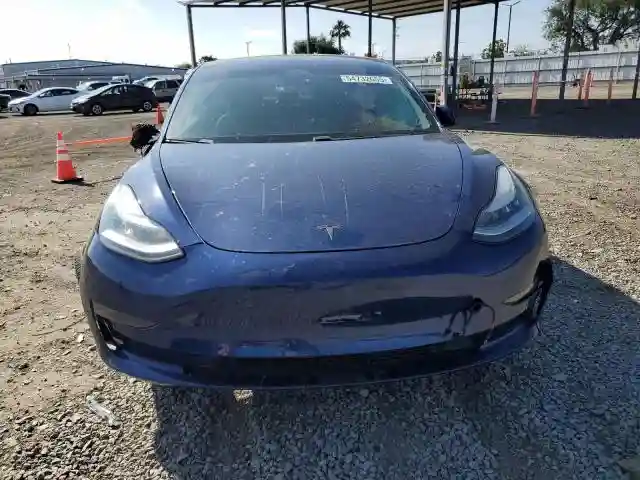 5YJ3E1EA7JF053013 2018 TESLA MODEL 3-4