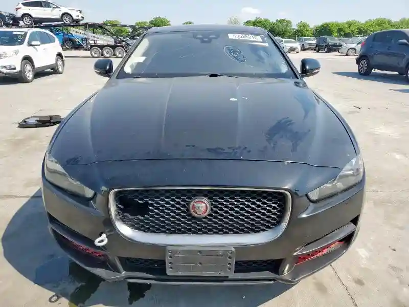 SAJAS4FX2KCP52702 2019 JAGUAR XE-4