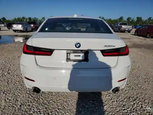 3MW39FF09R8D93607 2024 BMW 3 SERIES-5