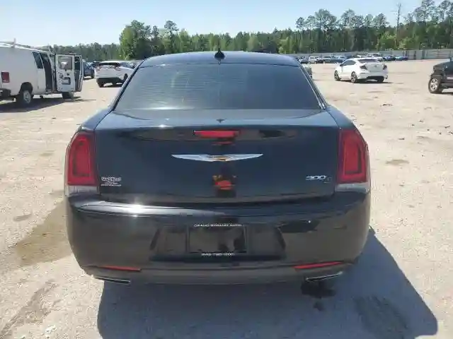 2C3CCABG6JH222709 2018 CHRYSLER 300-5