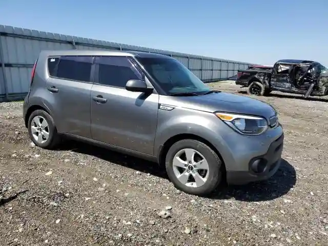 KNDJN2A22J7587067 2018 KIA SOUL-3