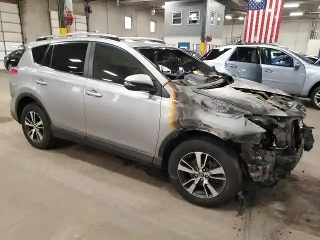 JTMRFREV2JD234942 2018 TOYOTA RAV4-3