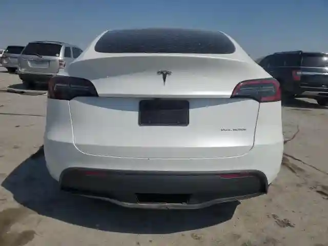 7SAYGDEE0RA258110 2024 TESLA MODEL Y-5