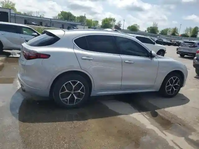 ZASPAKBNXM7D03145 2021 ALFA ROMEO STELVIO-2