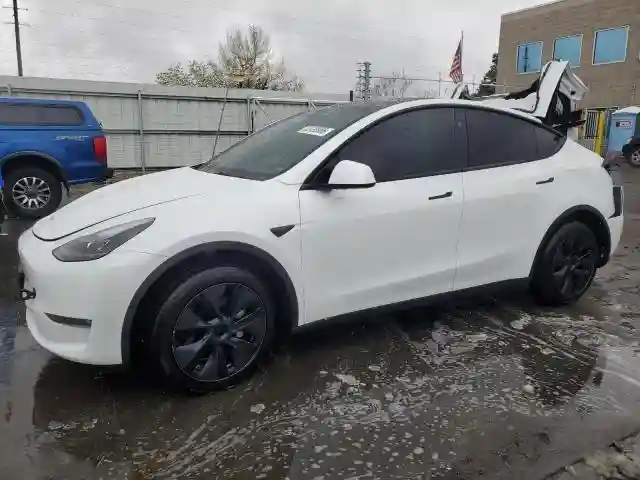 7SAYGDEE2RF160327 2024 TESLA MODEL Y-0