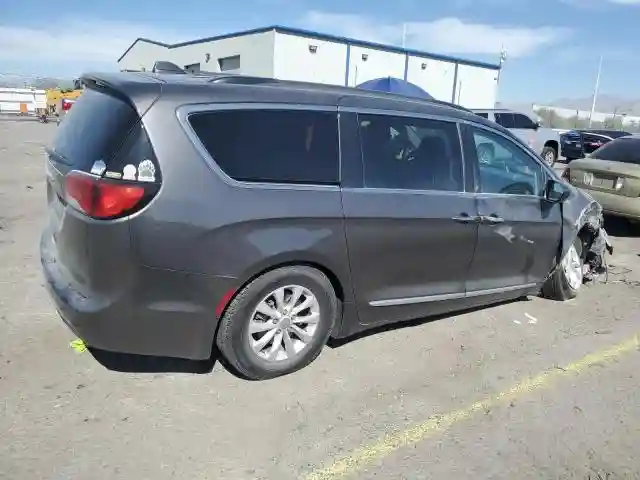 2C4RC1BG4HR747567 2017 CHRYSLER PACIFICA-2