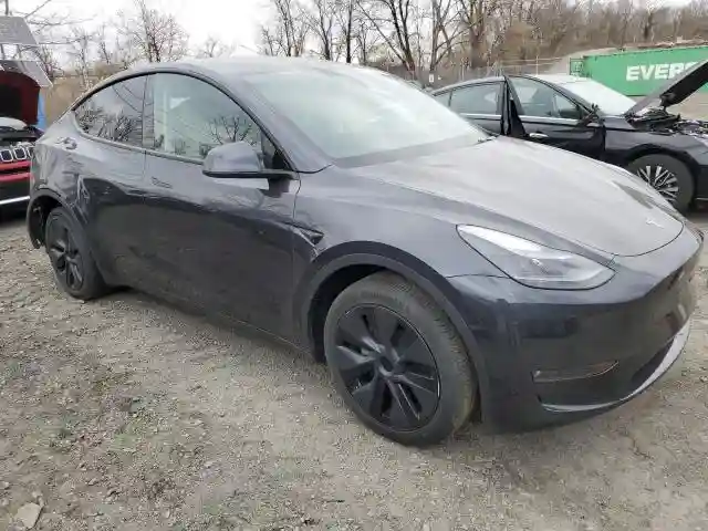 7SAYGDEE9SF224241 2025 TESLA MODEL Y-3