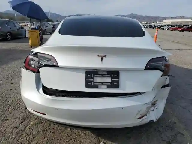 5YJ3E1EA7KF417819 2019 TESLA MODEL 3-5