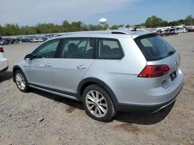 3VWH17AU9HM519063 2017 VOLKSWAGEN GOLF-1