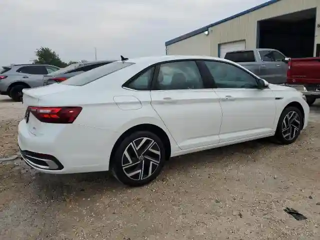 3VWGM7BU8PM021890 2023 VOLKSWAGEN JETTA-2