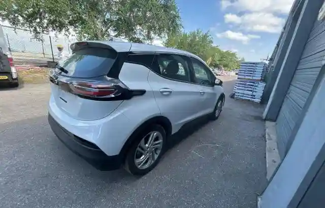 1G1FW6S07P4195101 2023 CHEVROLET BOLT-3