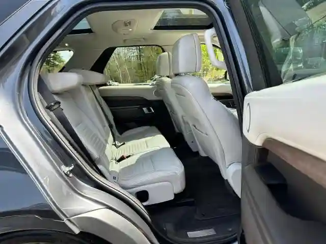 SALRT2RV8JA050660 2018 LAND ROVER DISCOVERY-5