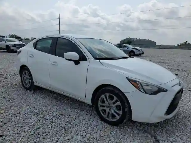 3MYDLBZV2GY124307 2016 TOYOTA SCION-3